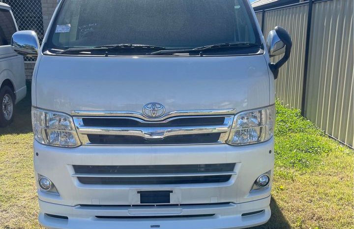 
								Toyota Hiace 2013 Turbo Diesel full									