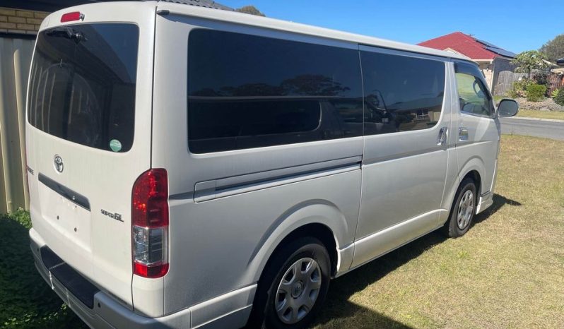 
								Toyota Hiace 2013 Turbo Diesel full									