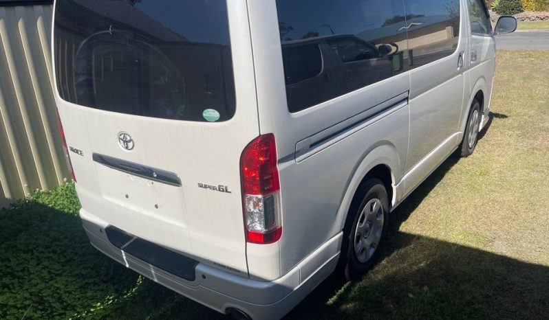 
								Toyota Hiace 2013 Turbo Diesel full									