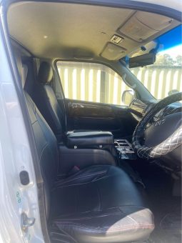 
										Toyota Hiace 2013 Turbo Diesel full									