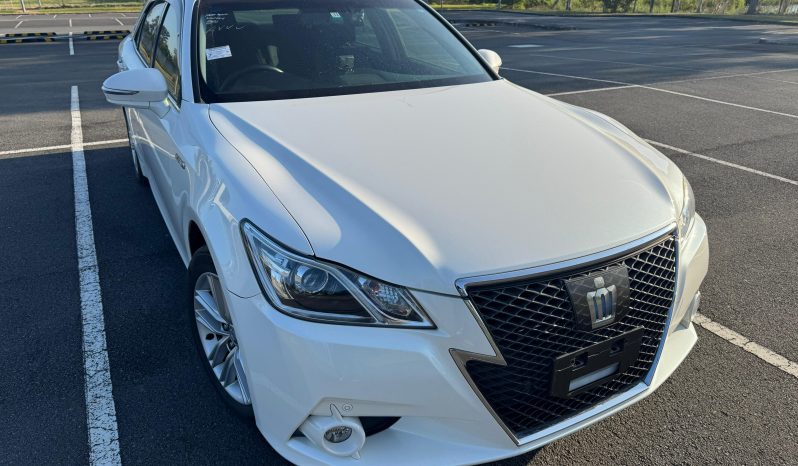 
								Toyota Crown Athlete S 2013 Hybrid full									