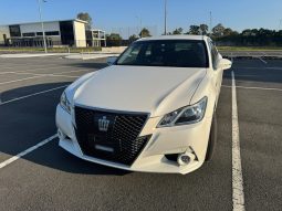 
										Toyota Crown Athlete S 2013 Hybrid full									