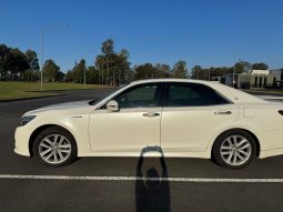 
										Toyota Crown Athlete S 2013 Hybrid full									